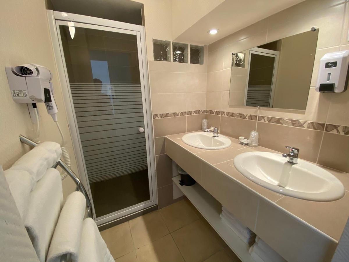 Hotel De Bretagne Фужер Екстер'єр фото