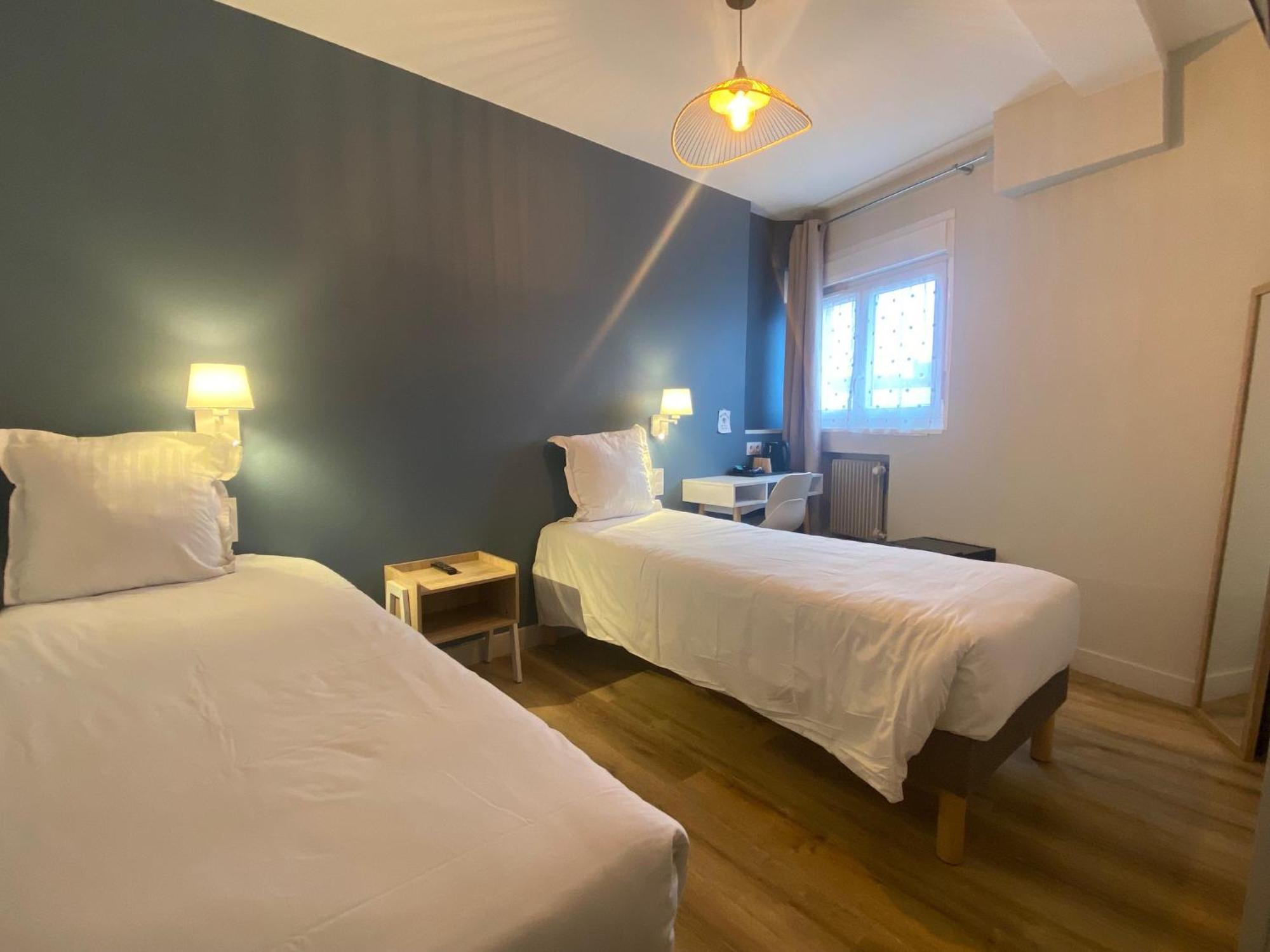 Hotel De Bretagne Фужер Екстер'єр фото